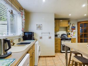 Kitchen- click for photo gallery